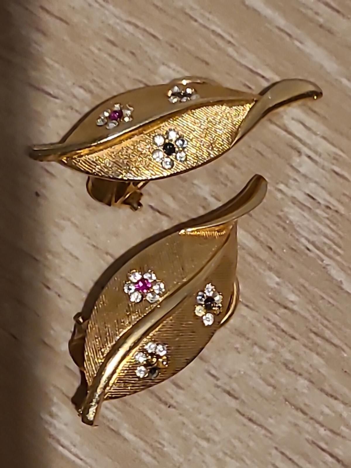 Other Vintage BSK Gold Tone Pink Rhinestone Floral Earrings Size ONE SIZE - 3 Thumbnail