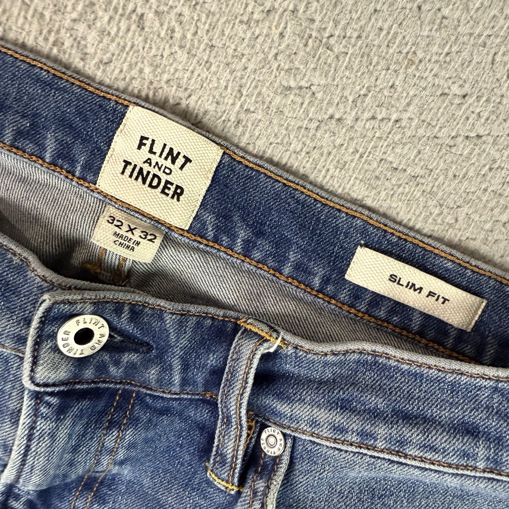 Flint And Tinder Flint and Tinder Jeans Mens 32x32 Blue Slim Fit Denim Pants 5-Pocket Style City USA Slim Mens Blue Jeans Size US 32 / EU 48 - 6 Thumbnail