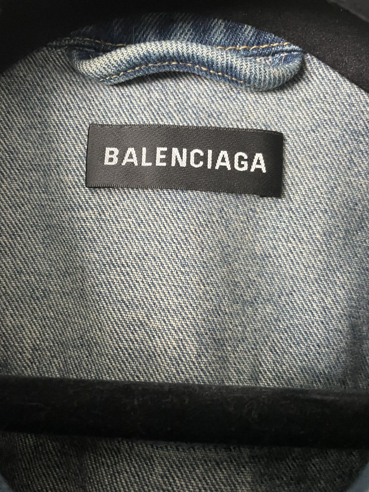 Balenciaga Balenciaga Logo Campaign Distressed Denim Jacket Size US M / EU 48-50 / 2 - 6 Thumbnail