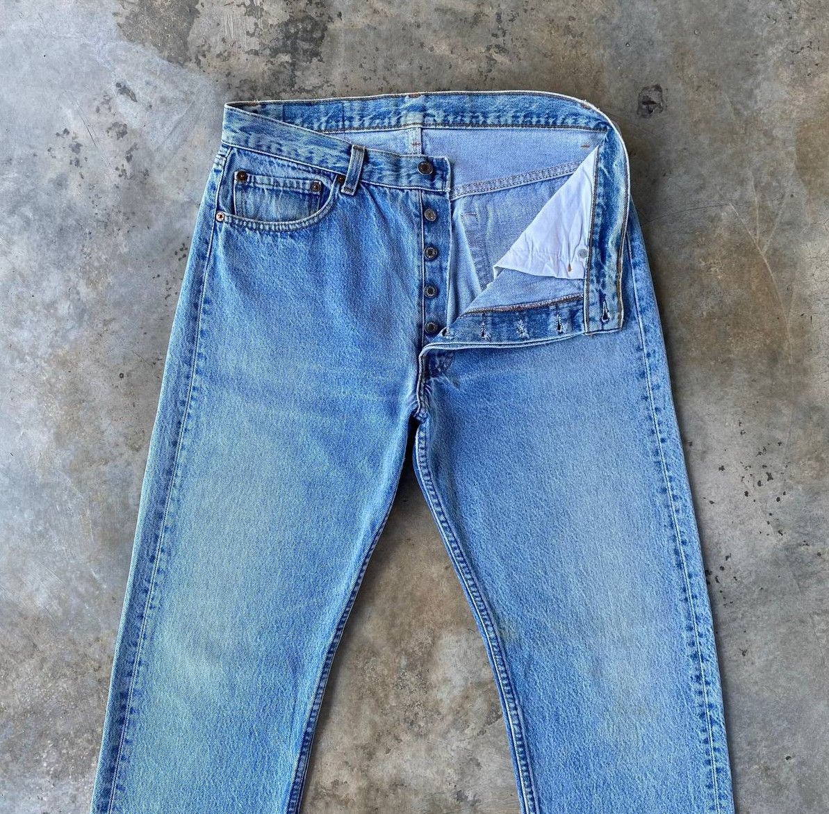 Levi's Vintage Clothing VINTAGE 80S LEVIS 501 LIGHTWASH FADED W33X30.5" Size US 33 - 7 Thumbnail