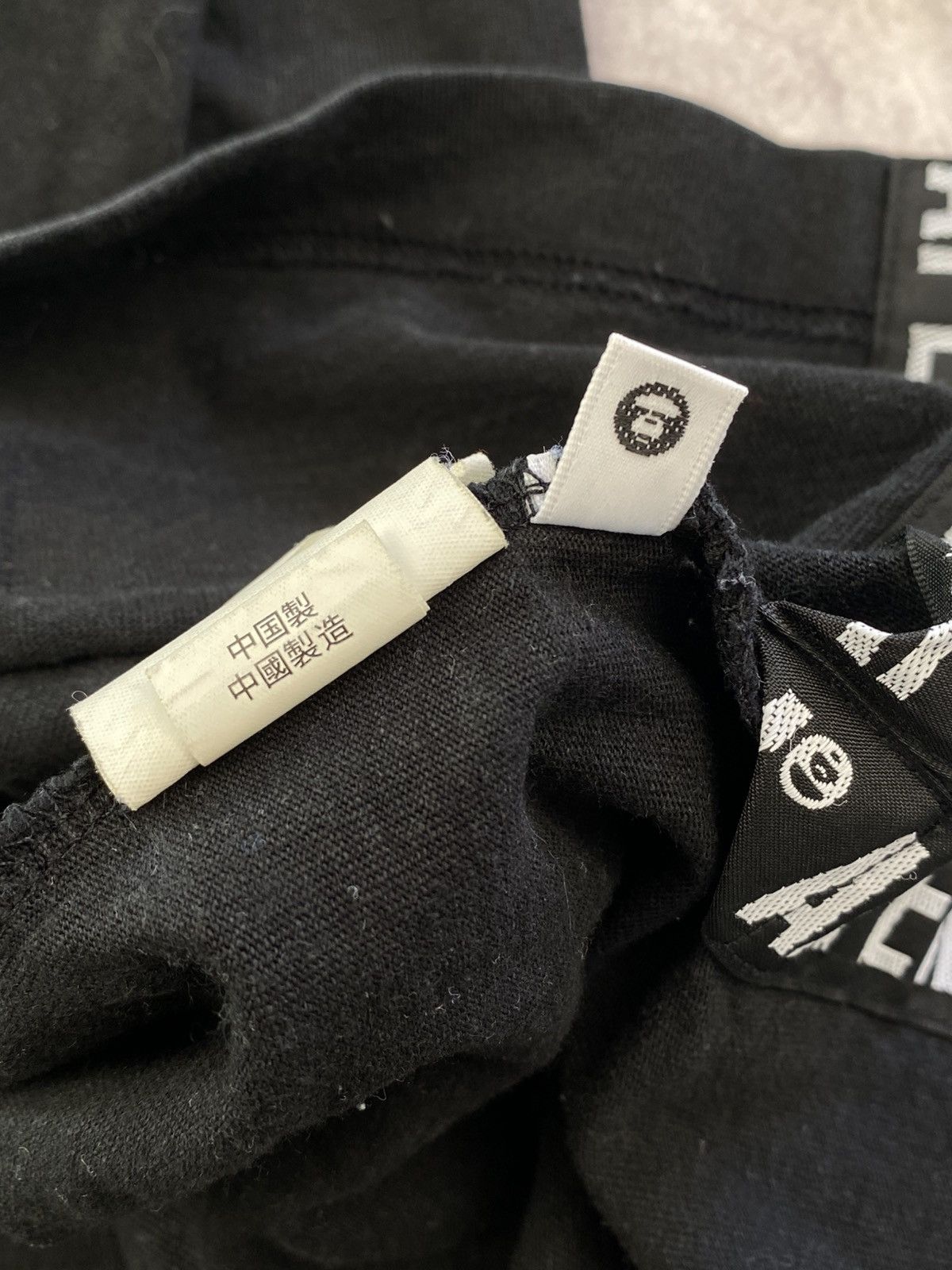 Aape Aape Black Long sleeve with Camo print Size: L Size US L / EU 52-54 / 3 - 11 Thumbnail