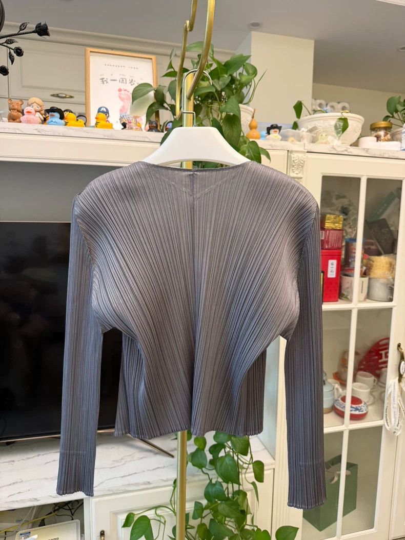 Issey Miyake Issey Miyake size:3 A dark grey pleated cardigan Size XS / US 0-2 / IT 36-38 - 5 Thumbnail