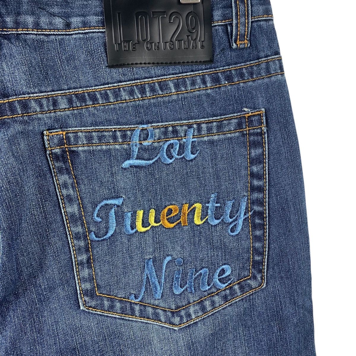 Japanese Brand LOT 29 x BUGS BUNNY embroidery design blue jeans Size US 34 / EU 50 - 18 Thumbnail