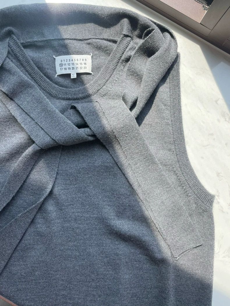 Maison Margiela Maison Margiela Men's sleeveless knitted pullover 2501-Next Size US L / EU 52-54 / 3 - 2 Thumbnail