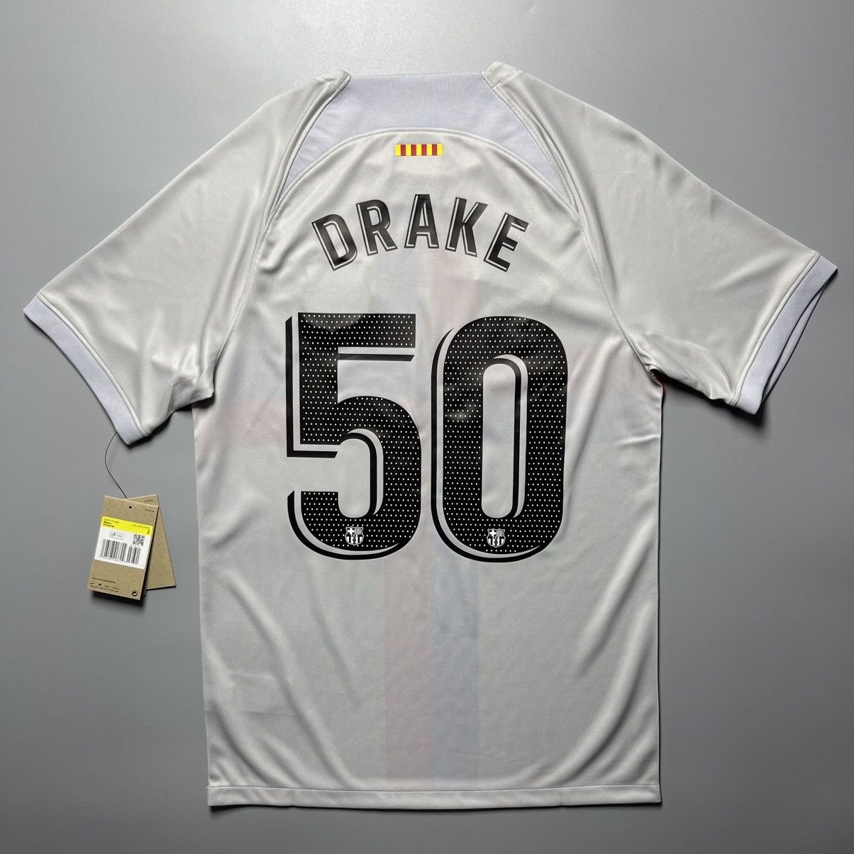 Vintage BARCELONA NIKE 2022/2023 FOOTBALL THIRD JERSEY OVO #50 DRAKE Size US S / EU 44-46 / 1 - 1 Thumbnail