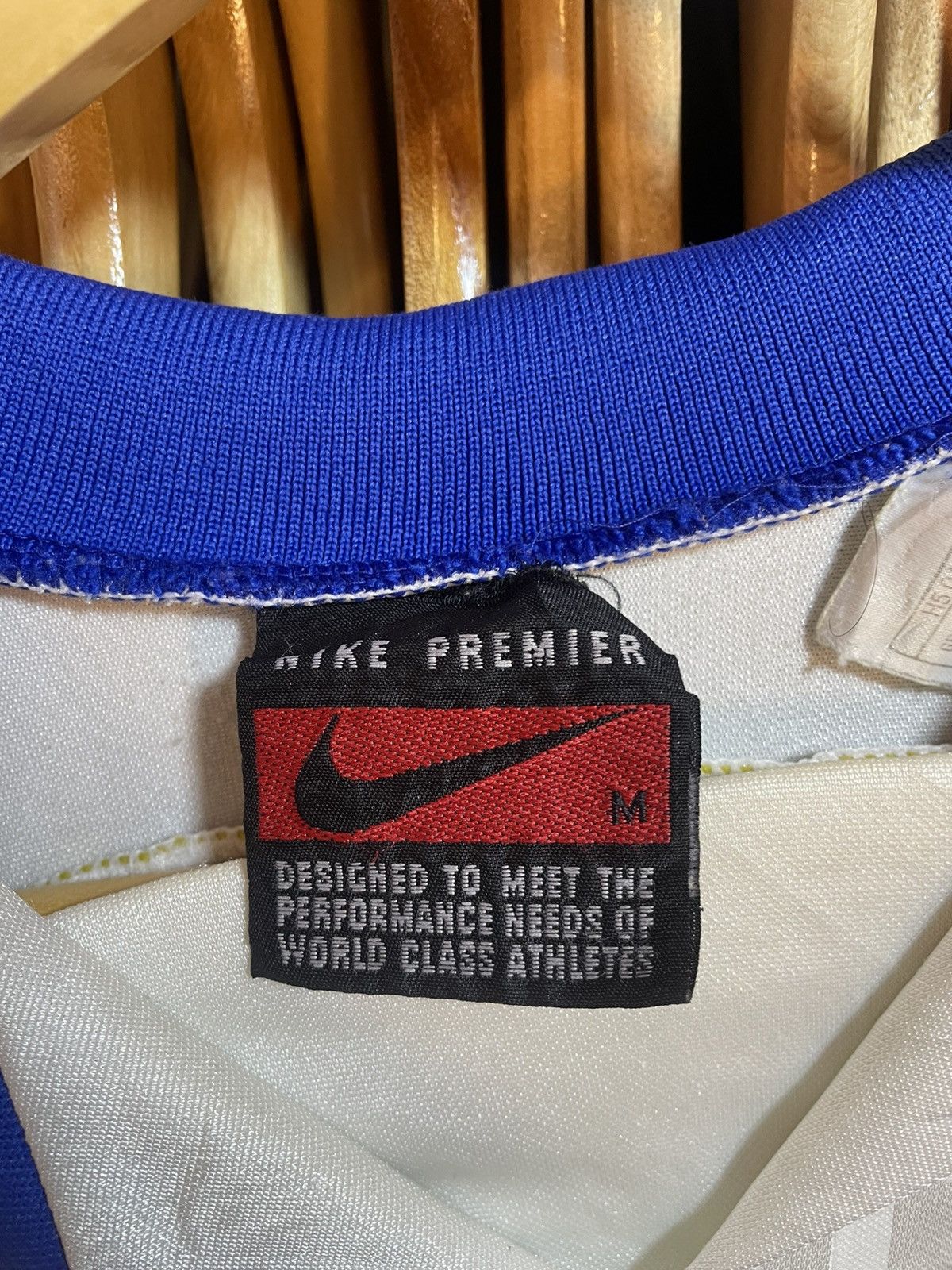 Nike Vintage 1995-1996 Italy Away Kit Size US M / EU 48-50 / 2 - 4 Thumbnail