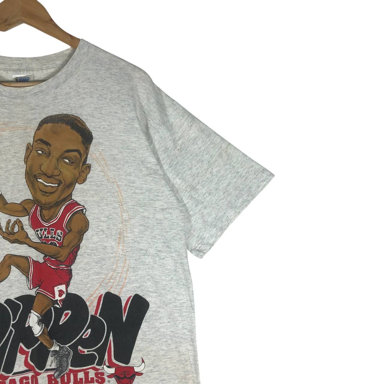 Vintage Vintage Scottie Pippen Chicago Bulls T-Shirt Size US L / EU 52-54 / 3 - 4 Thumbnail