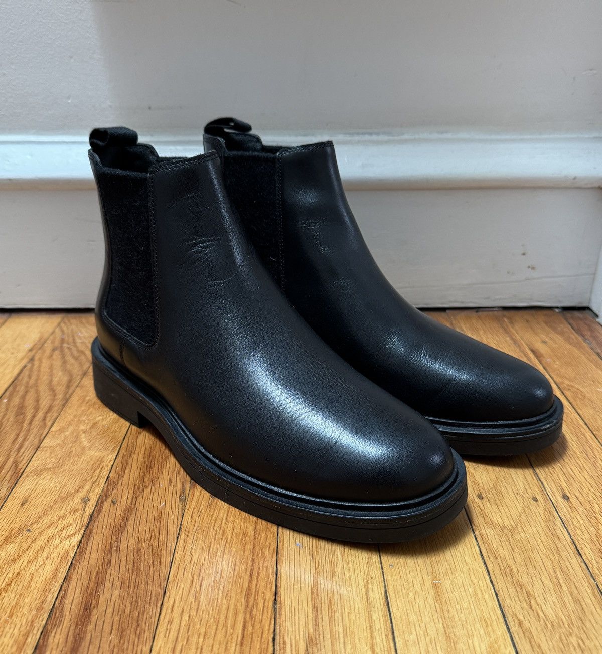 Vince Vince Chelsea Boot Size US 8.5 / EU 41-42 - 2 Thumbnail
