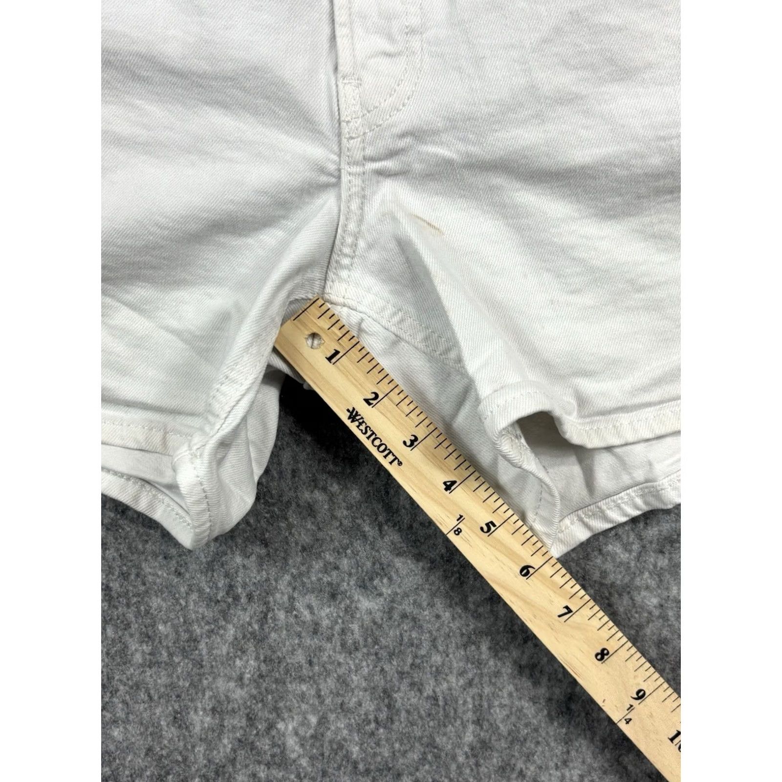 Old Navy Old Navy Women's Denim Shorts High-Rise OG Straight Cuffed White Size 16 Size 38" / US 16 / IT 52 - 8 Thumbnail