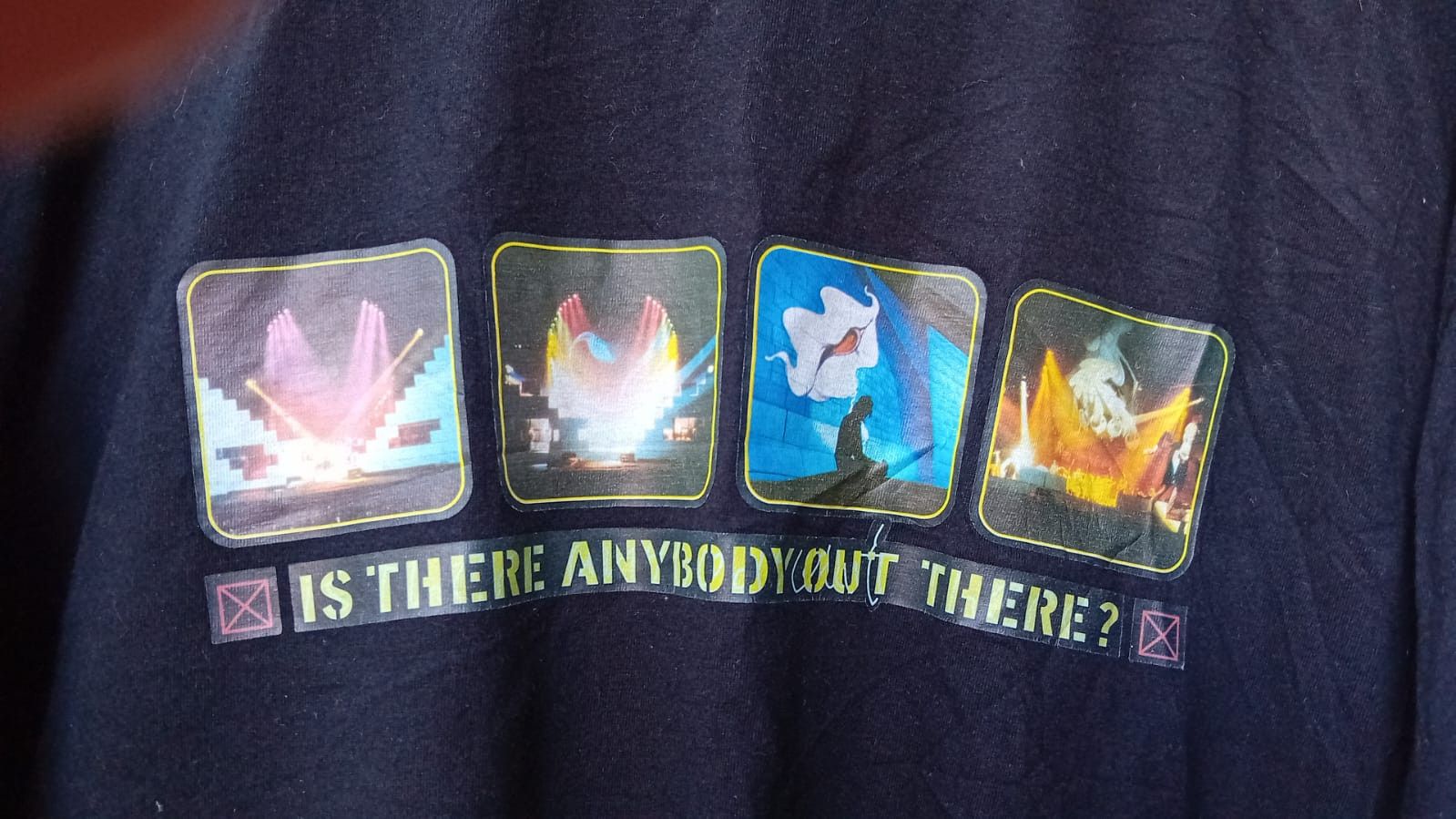 Band Tees Pink Floyd Is There Anybody Out There The Wall Live Vtg tee Size US L / EU 52-54 / 3 - 1 Thumbnail