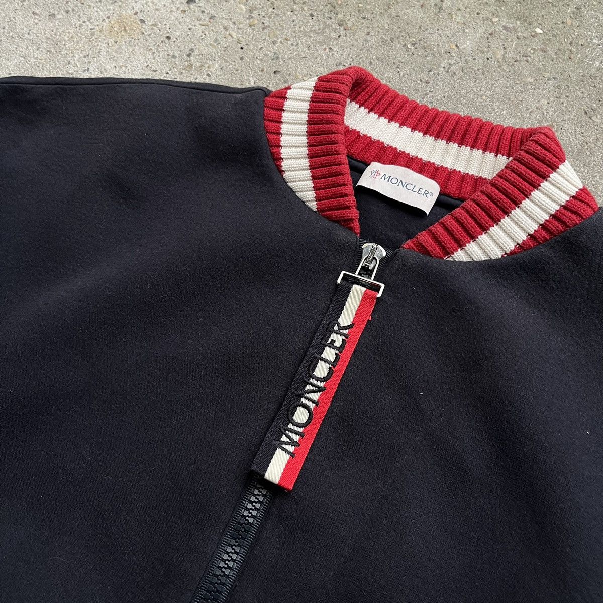 Moncler Moncler bomber sweatshirt rare logo wmns zip Size S / US 4 / IT 40 - 5 Thumbnail
