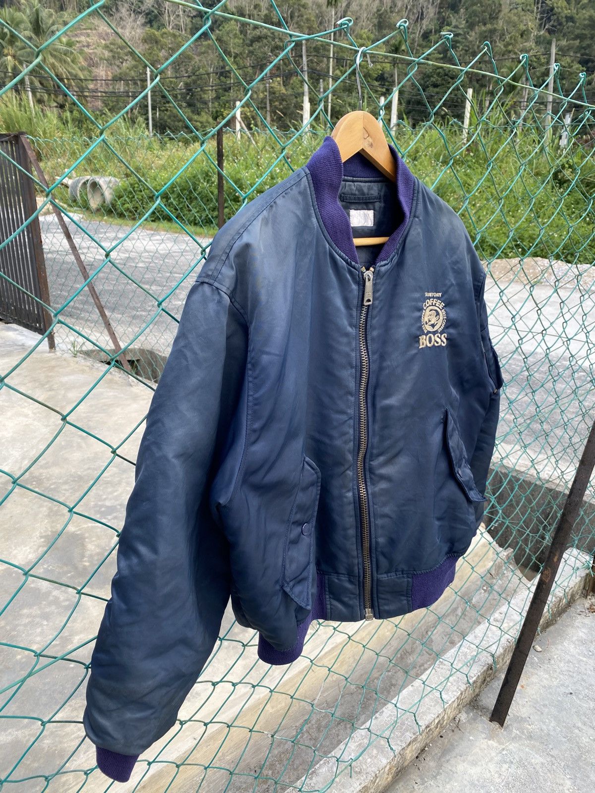Japanese Brand Distressed Suntory Coffee Boss embroidery big logo bombers Size US L / EU 52-54 / 3 - 4 Thumbnail