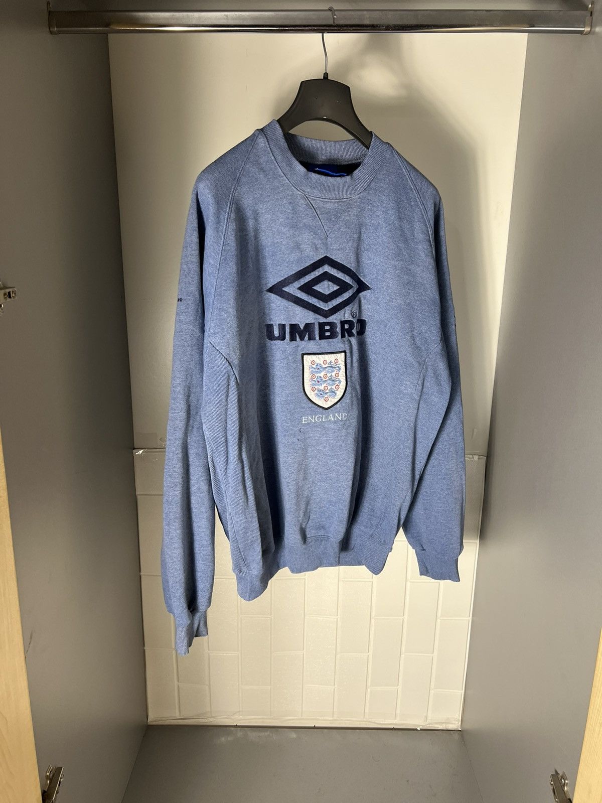 VERY RARE UMBRO ENGLAND MANCHESTER RETRO SOCCER SWEATSHIRT