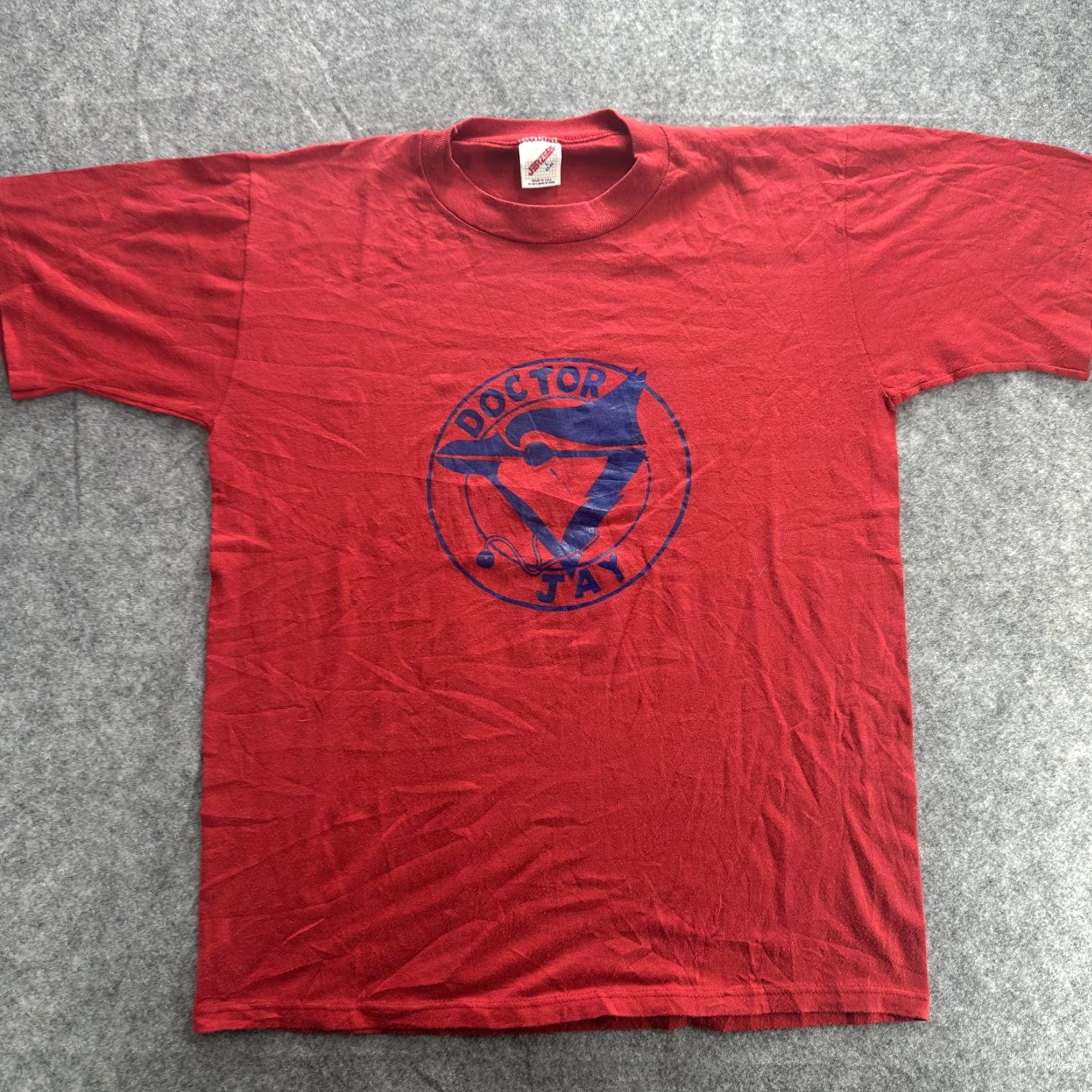 Jerzees VINTAGE Doctor Jay Shirt Jerzees Made USA Mens Large Red Blue Bird Graphic 80s Size US M / EU 48-50 / 2 - 2 Thumbnail