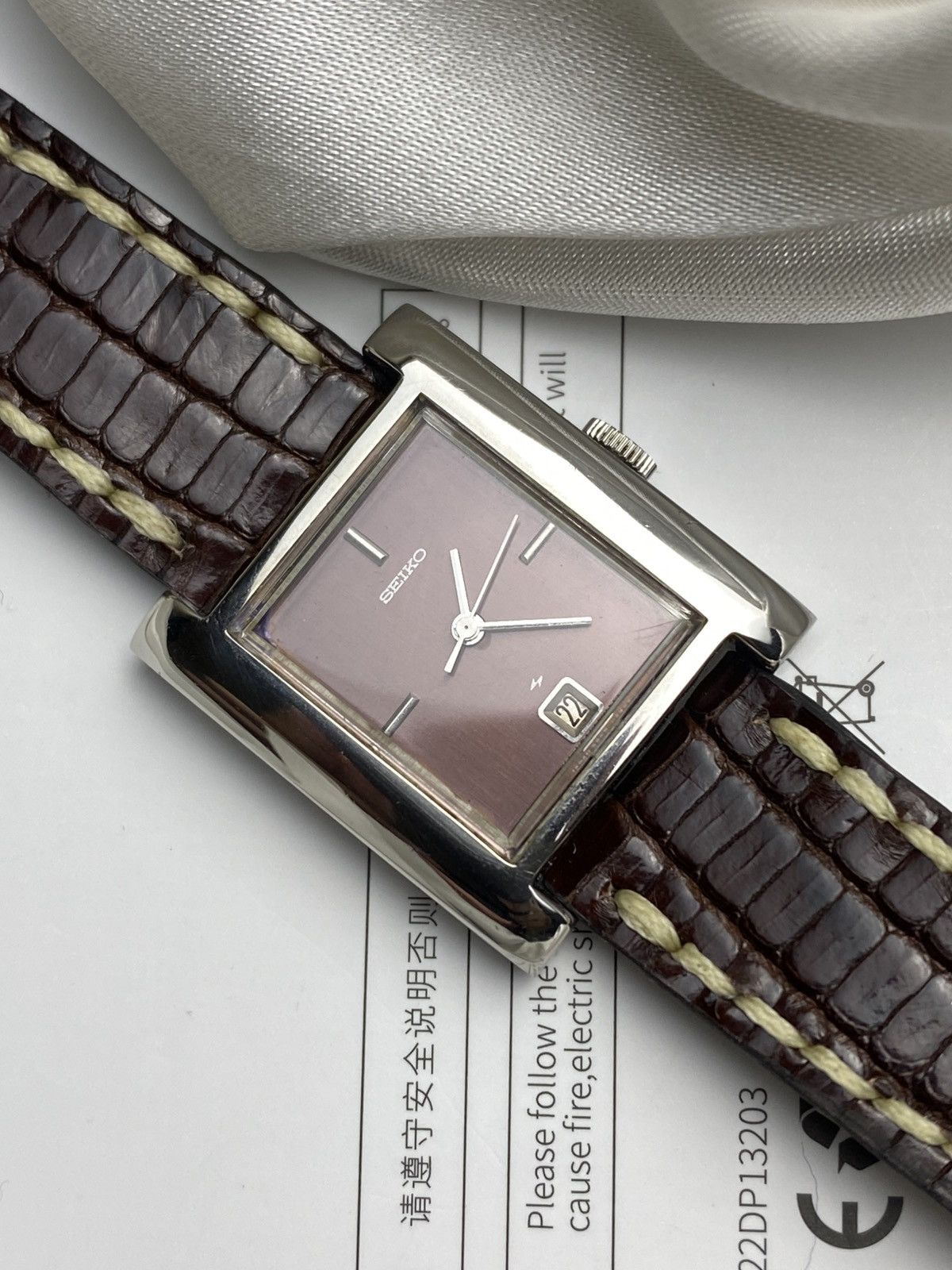 Seiko Seiko Dress Watch Magenta Size ONE SIZE - 3 Thumbnail