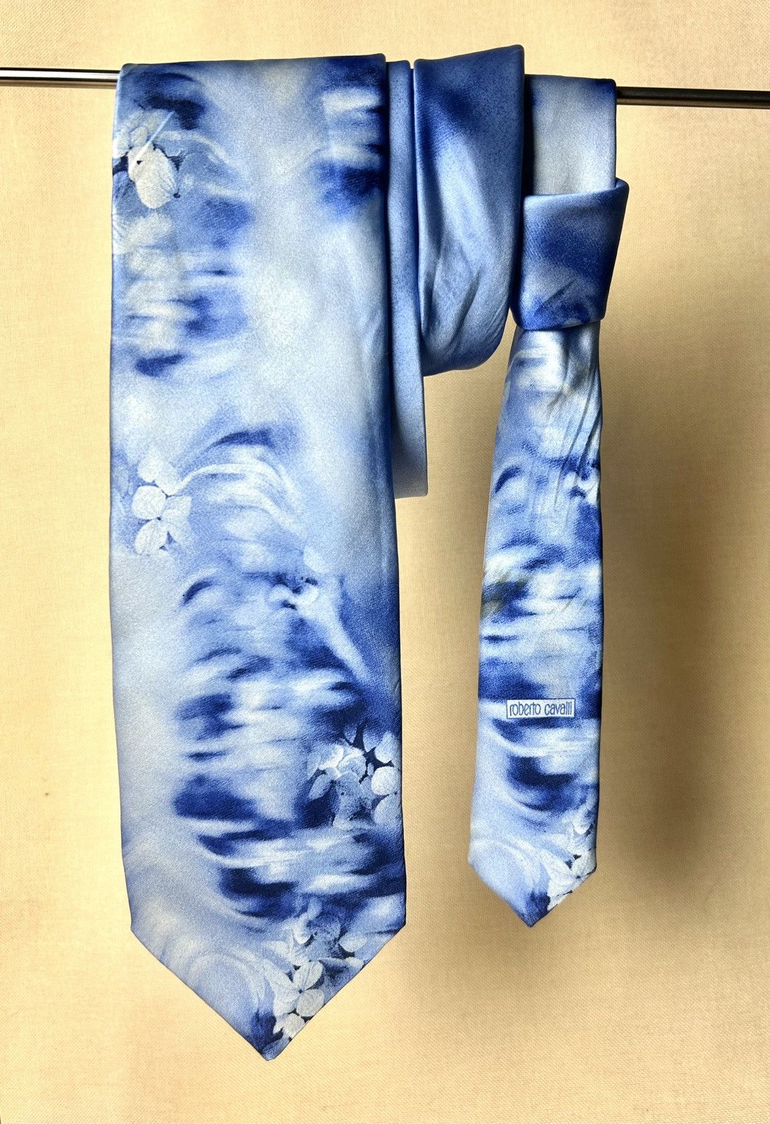 Roberto Cavalli Roberto Cavalli blue floral abstract Silk Mens Tie Size ONE SIZE - 1 Thumbnail