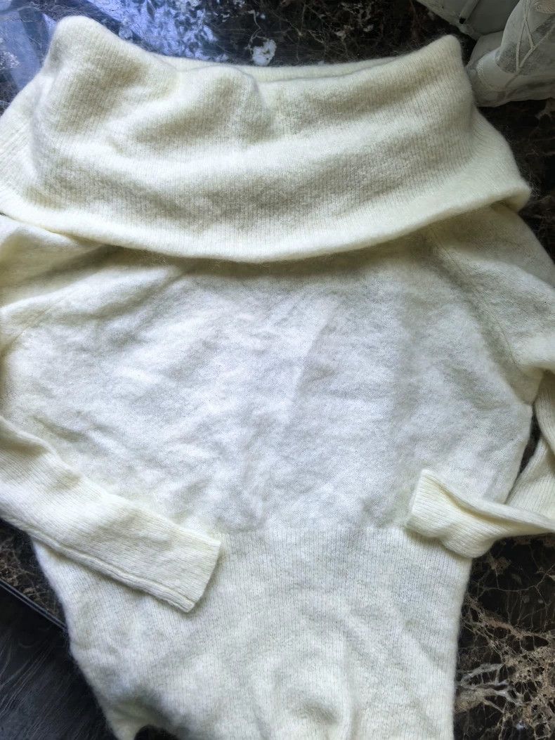 Acne Studios Acne Studios A white one-shoulder sweater Size XXS / US 00 / IT 34 - 2 Thumbnail