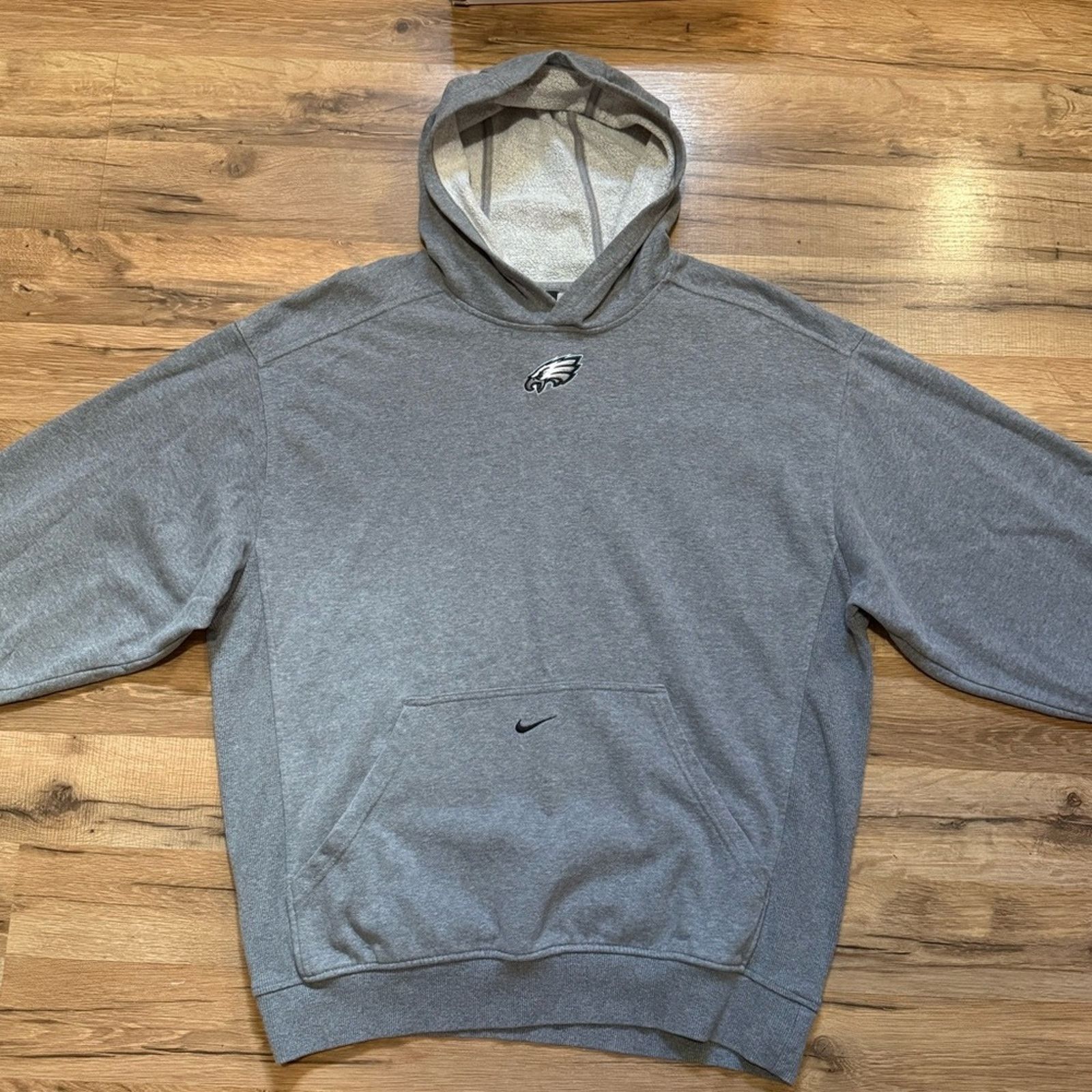 Nike 2010 Nike Eagles Center Swoosh Hoodie Size US L / EU 52-54 / 3 - 2 Thumbnail
