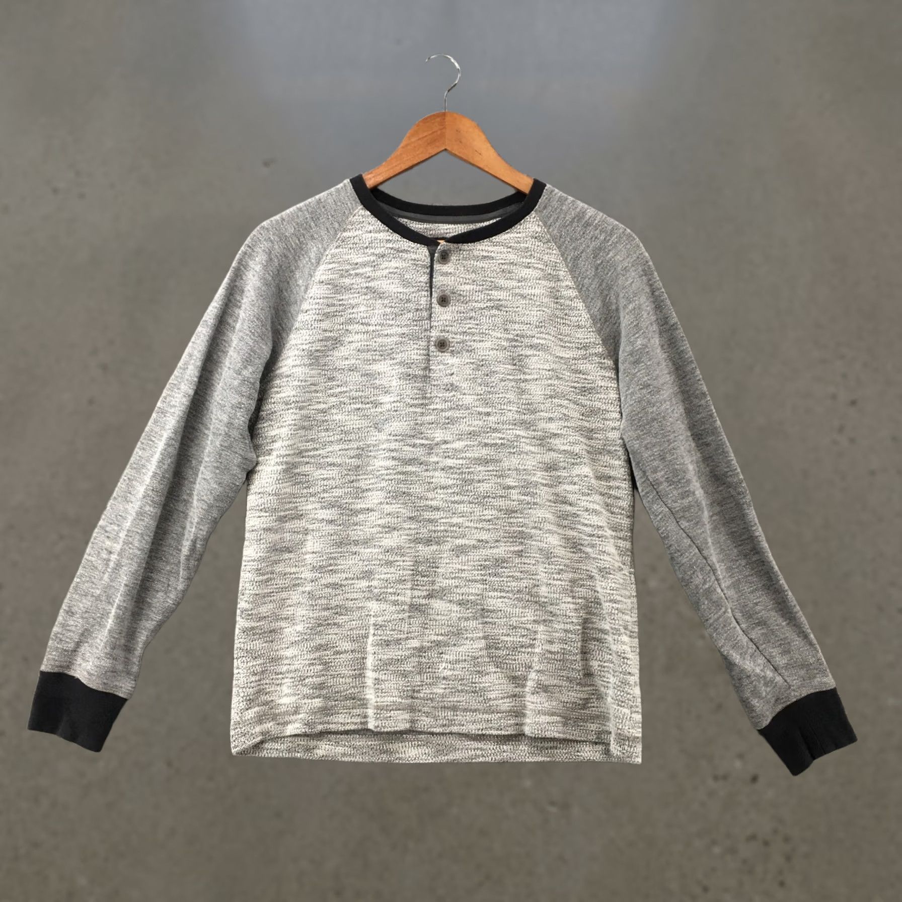 Banana Republic Banana Republic Pullover Sweater Mens S Gray Cotton Blend Henley Raglan Sleeve Shirt Size US S / EU 44-46 / 1 - 1 Thumbnail