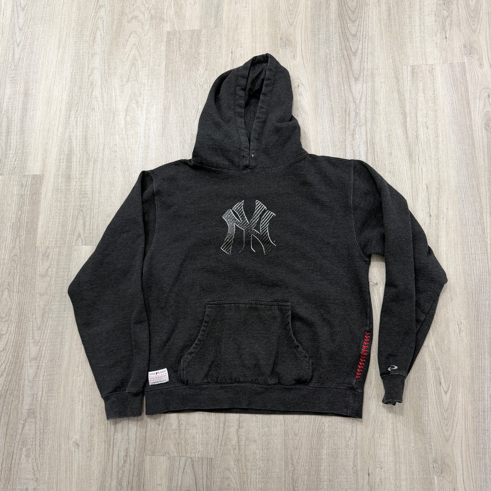 Oakley Oakley New York Yankees Hoodie Men's XL Gray Center Logo Size US XL / EU 56 / 4 - 1 Thumbnail