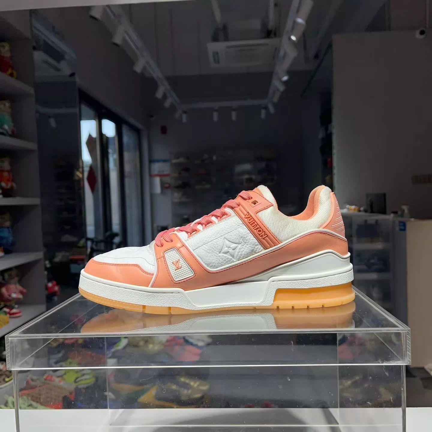 Louis Vuitton LV Trainer Peach 41.5 Near New Size US 8.5 / EU 41-42 - 6 Thumbnail