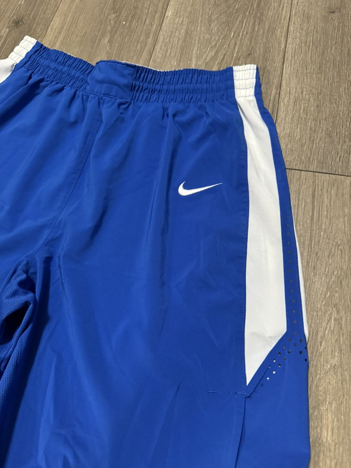Nike × Vintage Nike basketball shorts Size US 37 - 2 Thumbnail