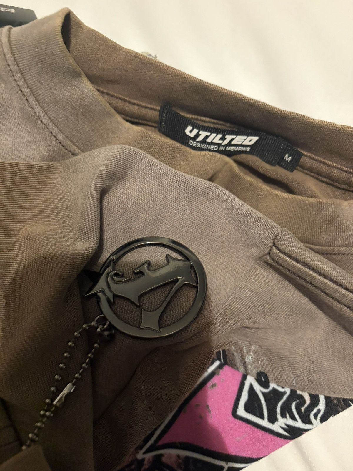 Other Brown Graphic tshirt w pink accents Size US M / EU 48-50 / 2 - 3 Thumbnail