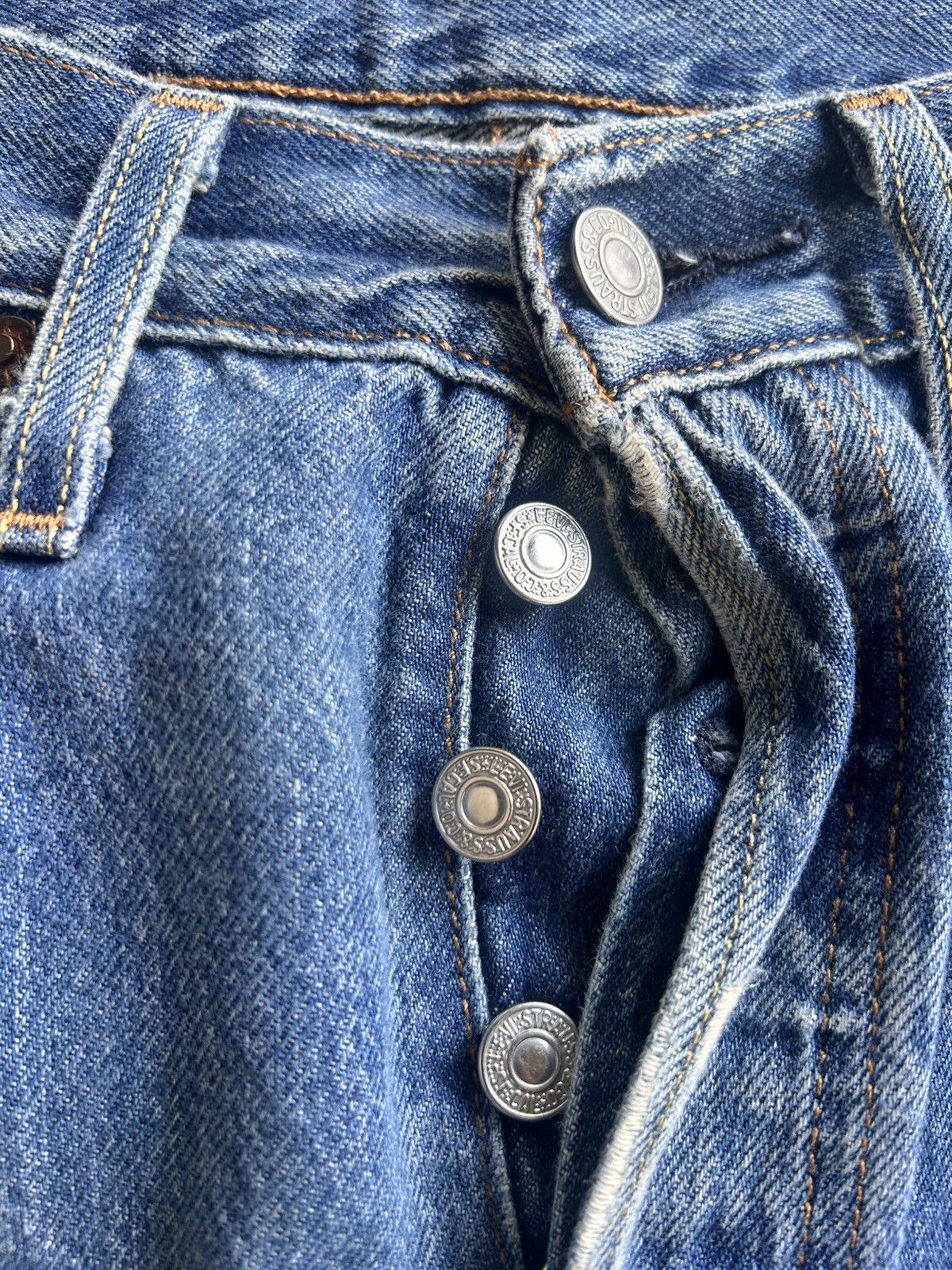Levi's Vintage Clothing Levis 501 Size US 28 / EU 44 - 2 Thumbnail