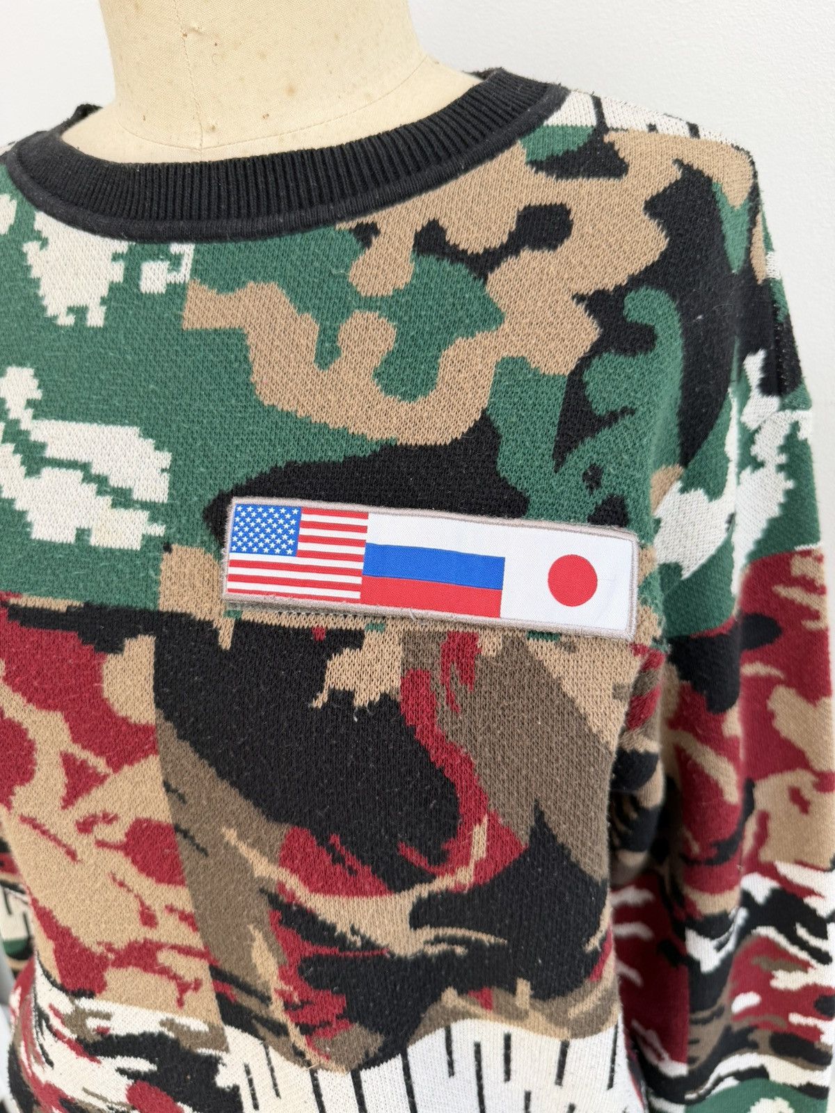 Gosha Rubchinskiy Gosha Rubchinsky Red Camo Jacquard Knit Sweater Size US S / EU 44-46 / 1 - 3 Thumbnail