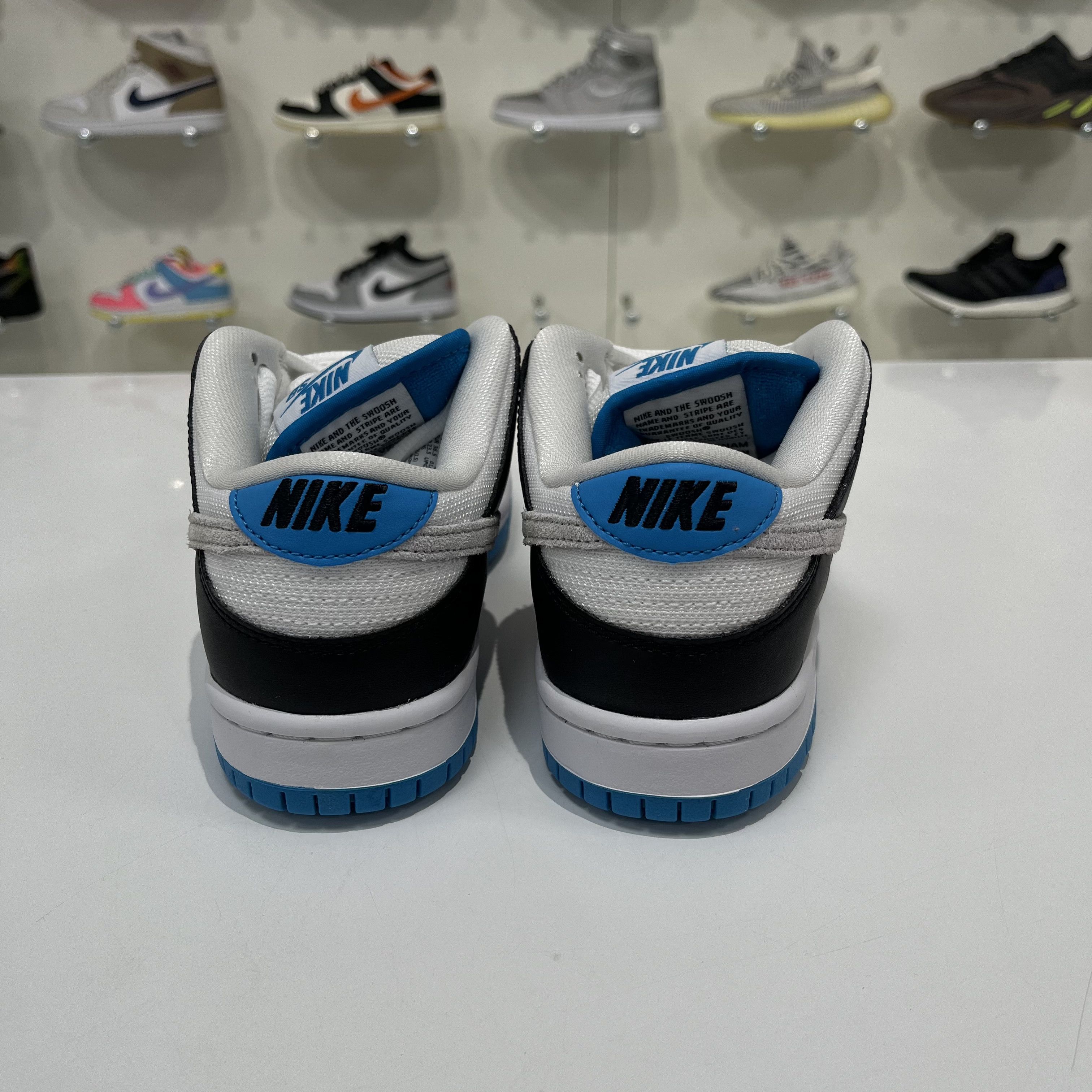 Nike SB Nike SB Dunk Low Laser Blue Size US 6 / IT 36 - 3 Thumbnail