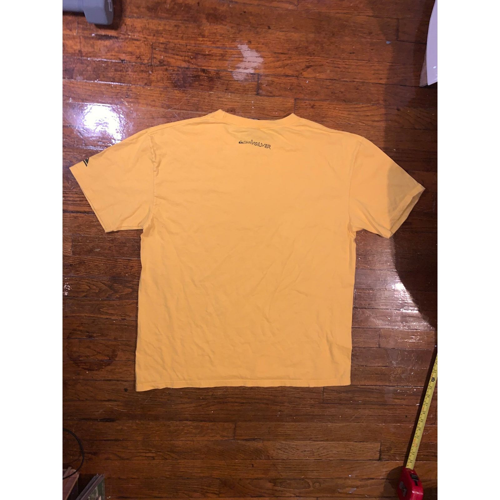 Quicksilver Vintage Quiksilver Graphic T Shirt XL Yellow Surf Skate Size US XL / EU 56 / 4 - 7 Thumbnail