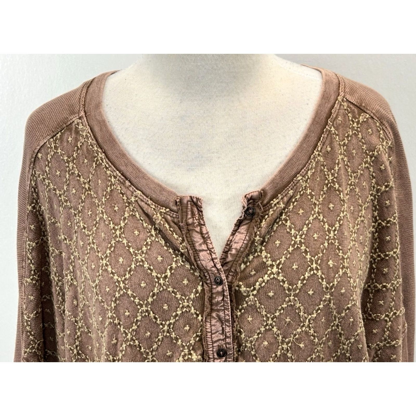 Free People Free People We The Free Free Spirit Henley Tunic Boho Embroider Top Oversized M Brown/pink Geometric Casual Sleeve Mens Women Girls Size M / US 6-8 / IT 42-44 - 5 Thumbnail
