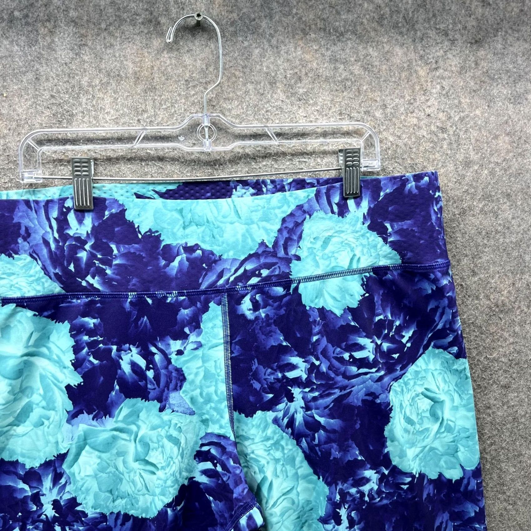 Champion Champion Leggings Womens 3X Blue Teal Floral Capri Plus Size Performance Size 40" / US 18 - 7 Thumbnail