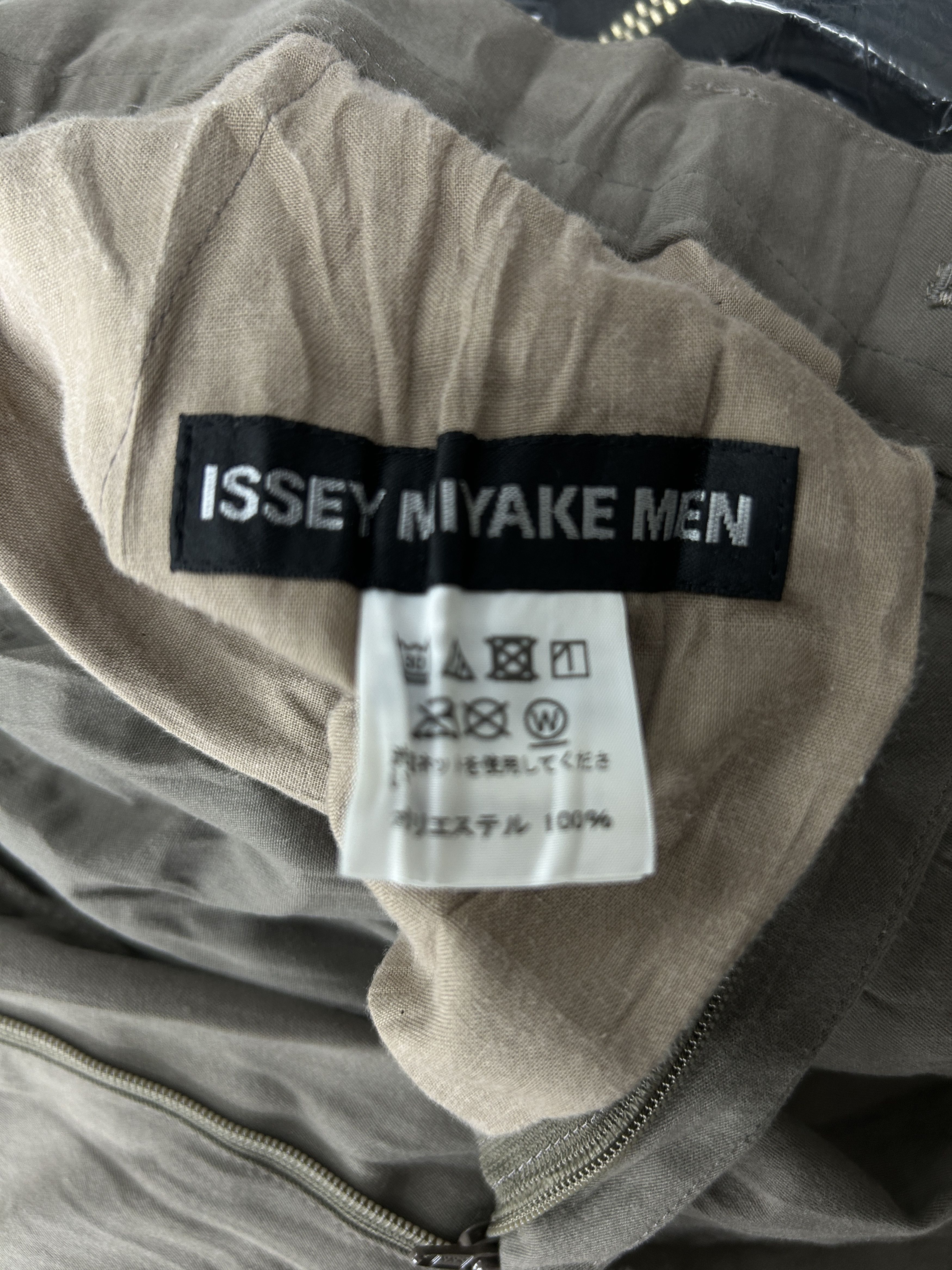 Issey Miyake Issey Miyake Men SS17 pleated trousers Size US 32 / EU 48 - 8 Thumbnail