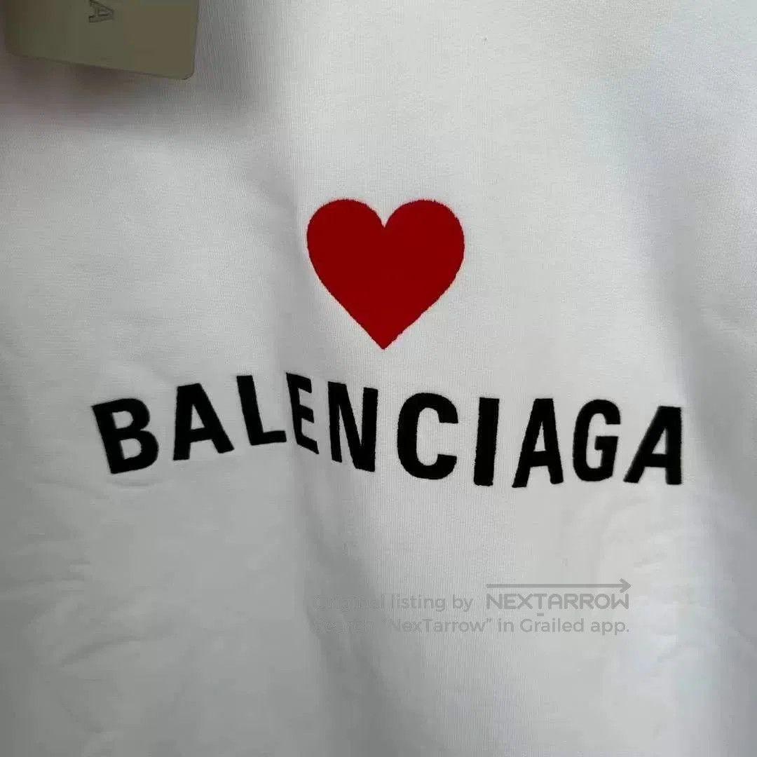 Balenciaga Balenciaga Valentine Limited Heart Hoodie. Size XS / US 0-2 / IT 36-38 - 2 Thumbnail
