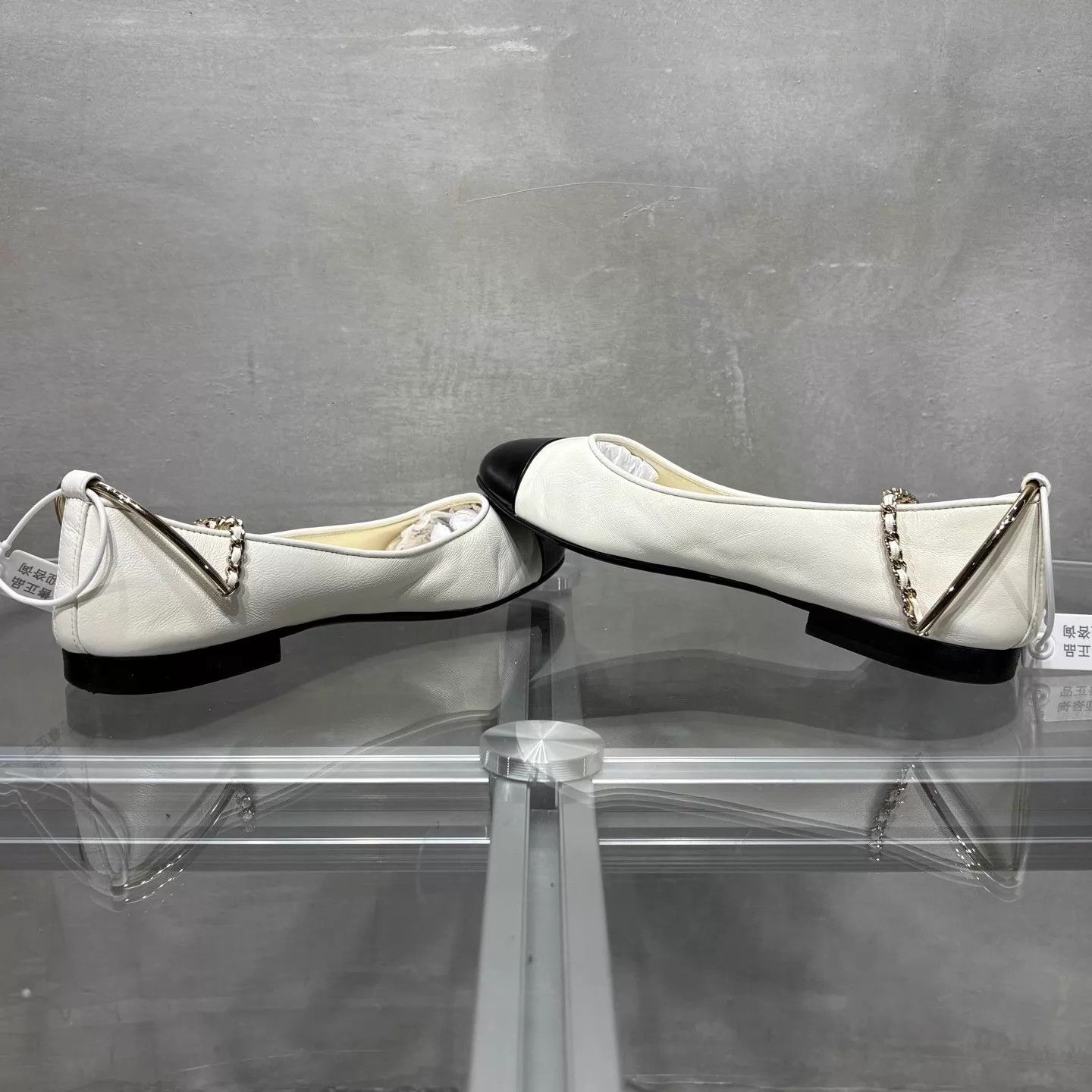 Chanel Chanel White Mary Jane Ballet Flats 35.5 YH25433 Size US 5 / IT 35 - 5 Thumbnail