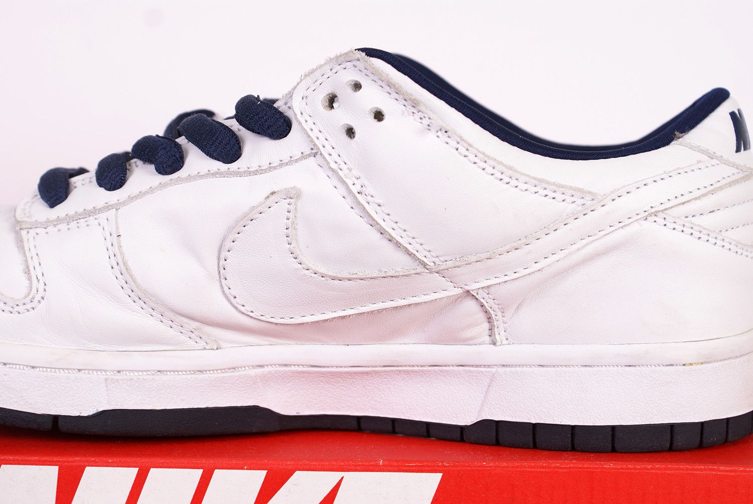Nike 2001 Nike Dunk Low Pro B WHITE MIDNIGHT NAVY Blue 624044 111 Size US 9.5 / EU 42-43 - 9 Thumbnail