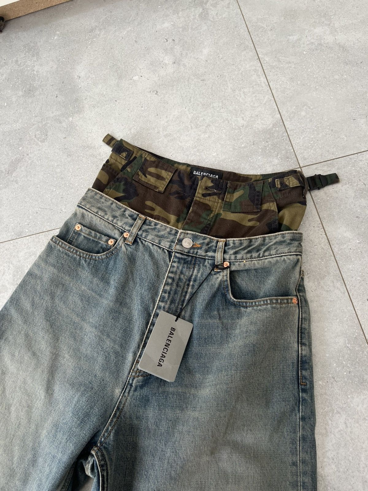 Balenciaga XXS double waist camo denim Size US 28 / EU 44 - 2 Thumbnail