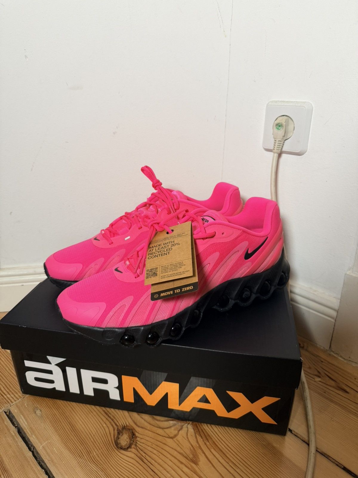 Nike Nike Air Max DN8 Hyper Pink Black US13 EU47.5 Deadstock Size US 14 / EU 47 - 1 Thumbnail