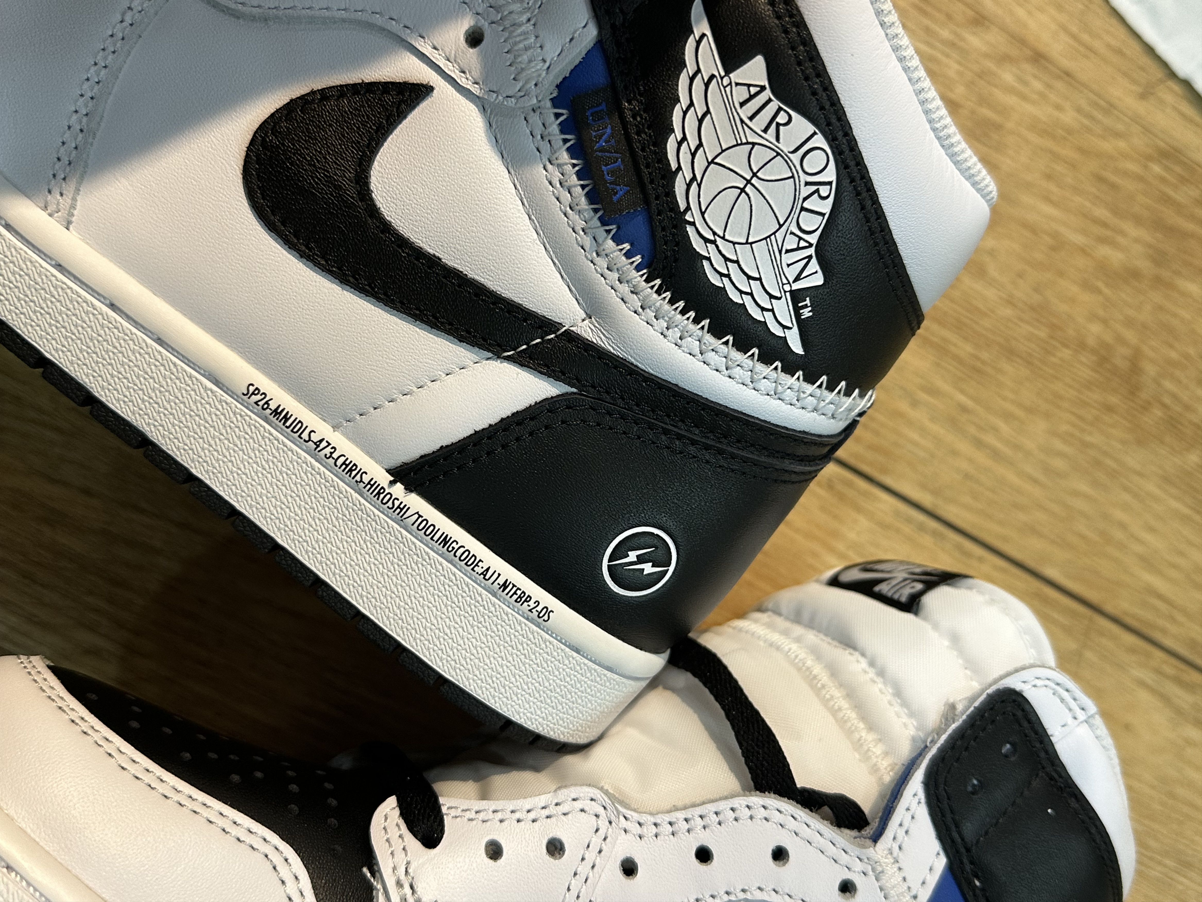 Fragment Design × Nike Jordan 1 Retro High OG SP Fragment x Union LA White Black Size US 9 / EU 42 - 2 Thumbnail