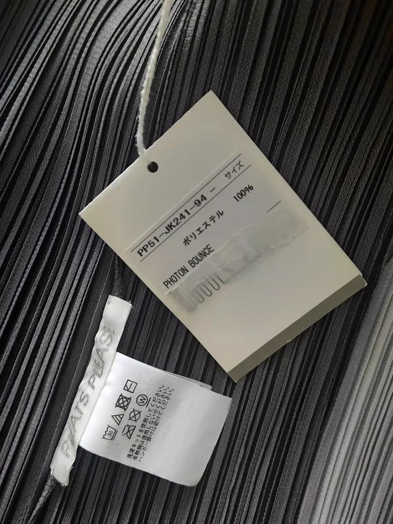 Issey Miyake Issey Miyake size:one size Gray-blue striped spring top Size XS / US 0-2 / IT 36-38 - 2 Thumbnail