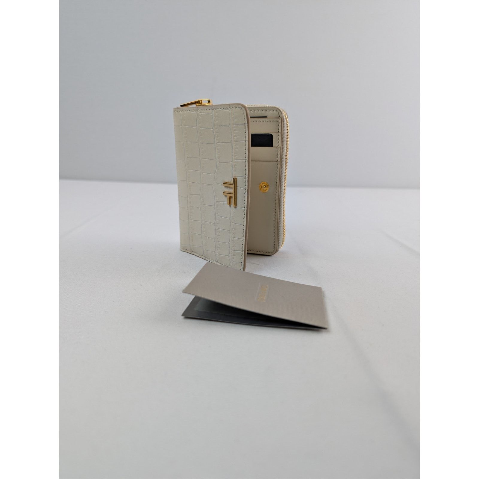 Tom Ford o1rshd1 Size: OS / Zip Wallet in Cream Size ONE SIZE - 9 Thumbnail