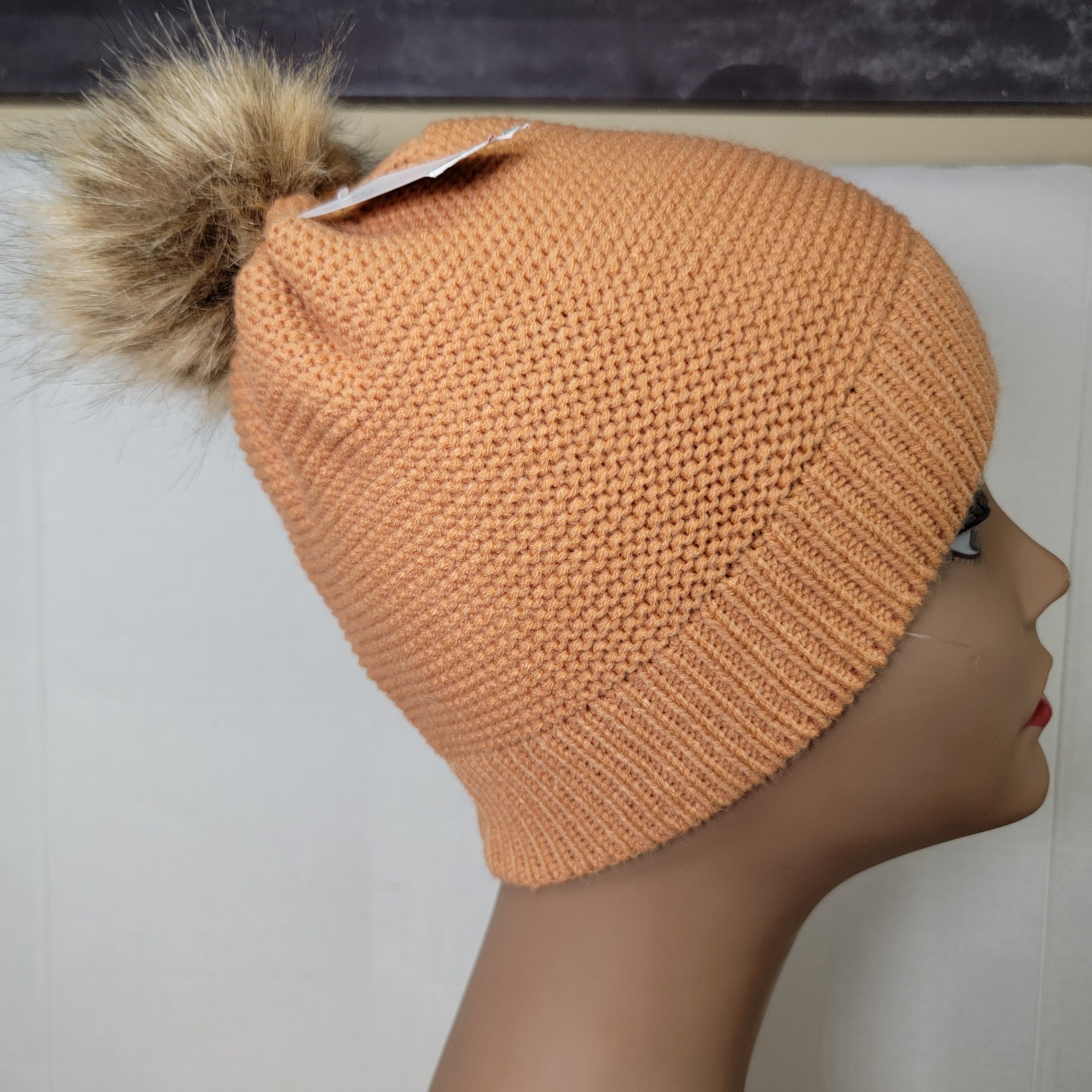 Other Gertex Knit Beanie w/ Faux Fur Pom Pom - One Size NWT Size ONE SIZE - 5 Thumbnail
