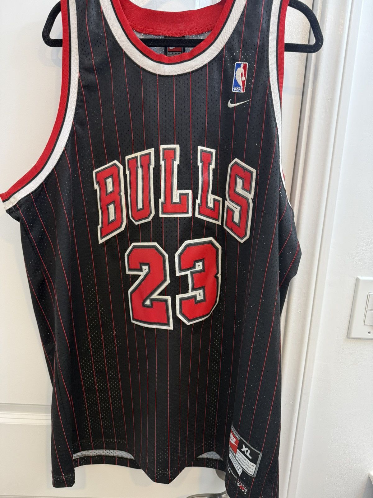 Nike Nike Chicago Bulls Michael Jordan SwingMan Jersey XL Size US XL / EU 56 / 4 - 1 Thumbnail