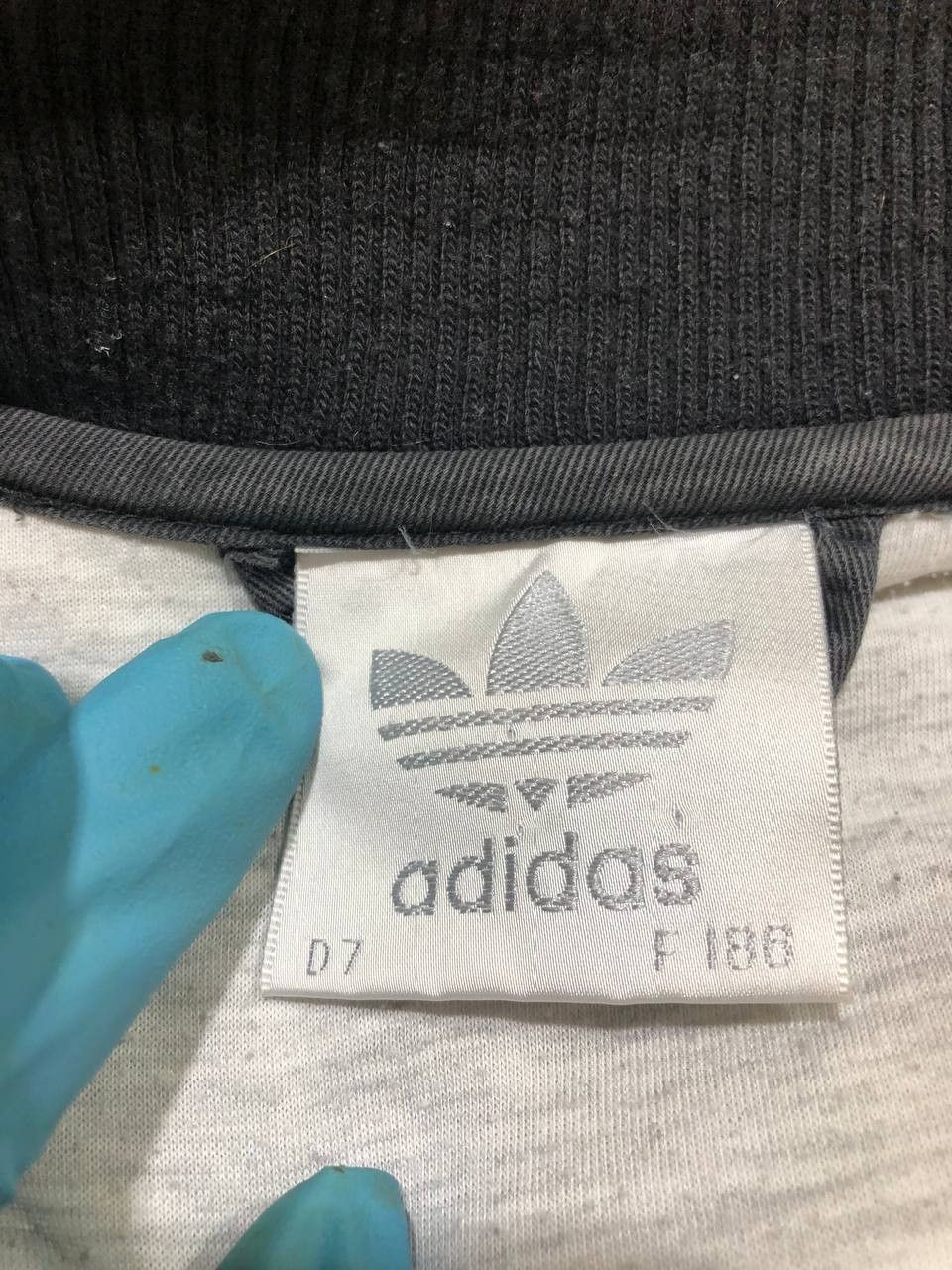 Adidas Vintage Adidas Big Y2K Logo Light Jacket Size L Size US L / EU 52-54 / 3 - 2 Thumbnail