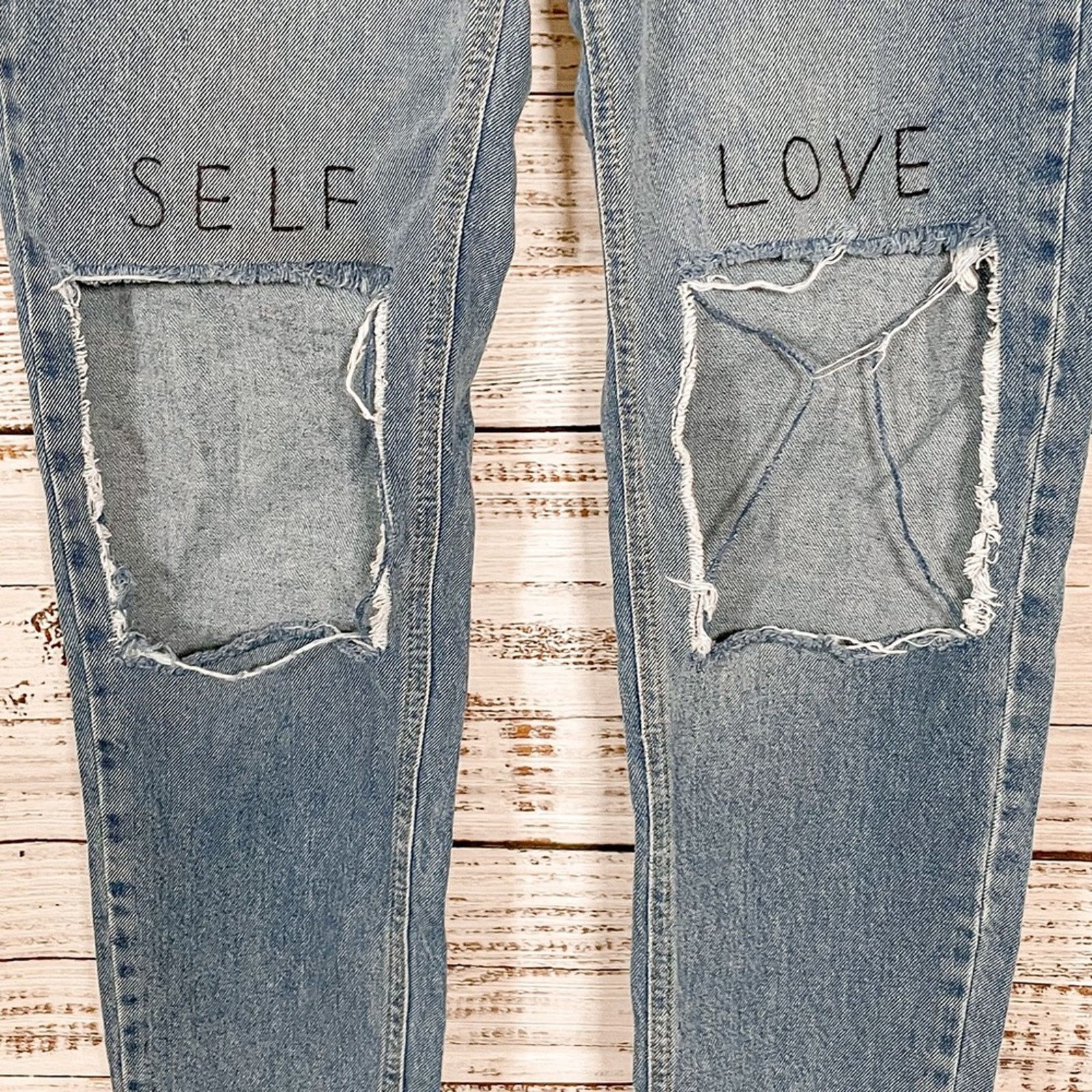 Bdg BDG High Waisted Cut Out Knee Mom Jeans, EUC, Size 27 Size 27" / US 4 / IT 40 - 3 Thumbnail