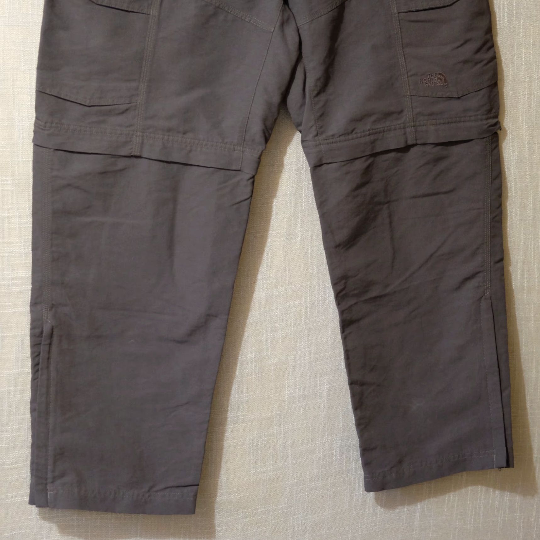 The North Face The North Face Pants Mens XL Dark Gray Convertible Hiking Cargo Trail Zip Pockets Logo Size US 36 / EU 52 - 3 Thumbnail