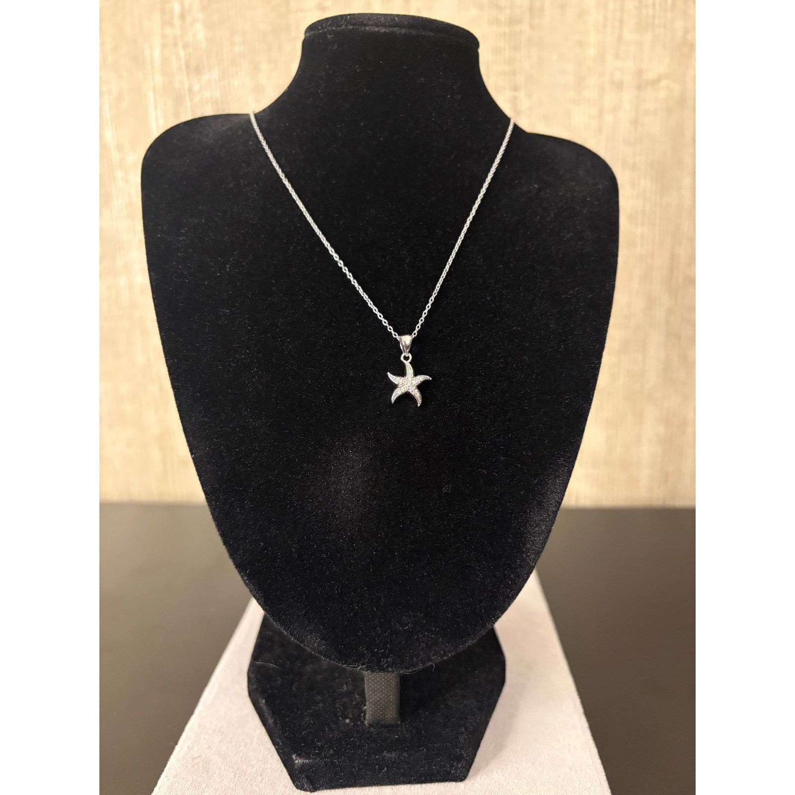 Jewelry Starfish necklace women’s in 925 Silver, 1ct of moissanite! Size ONE SIZE - 1 Thumbnail