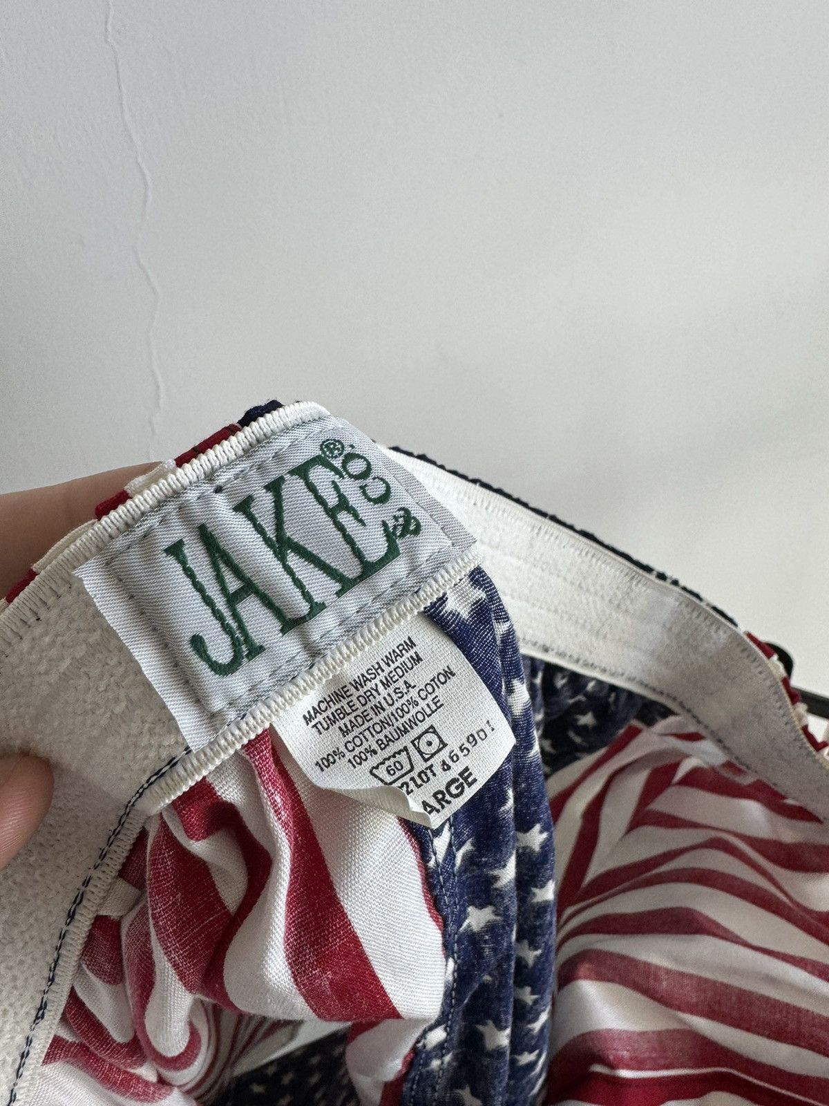 Vintage Vintage Made In USA American Flag Print Shorts Size US 36 / EU 52 - 2 Thumbnail