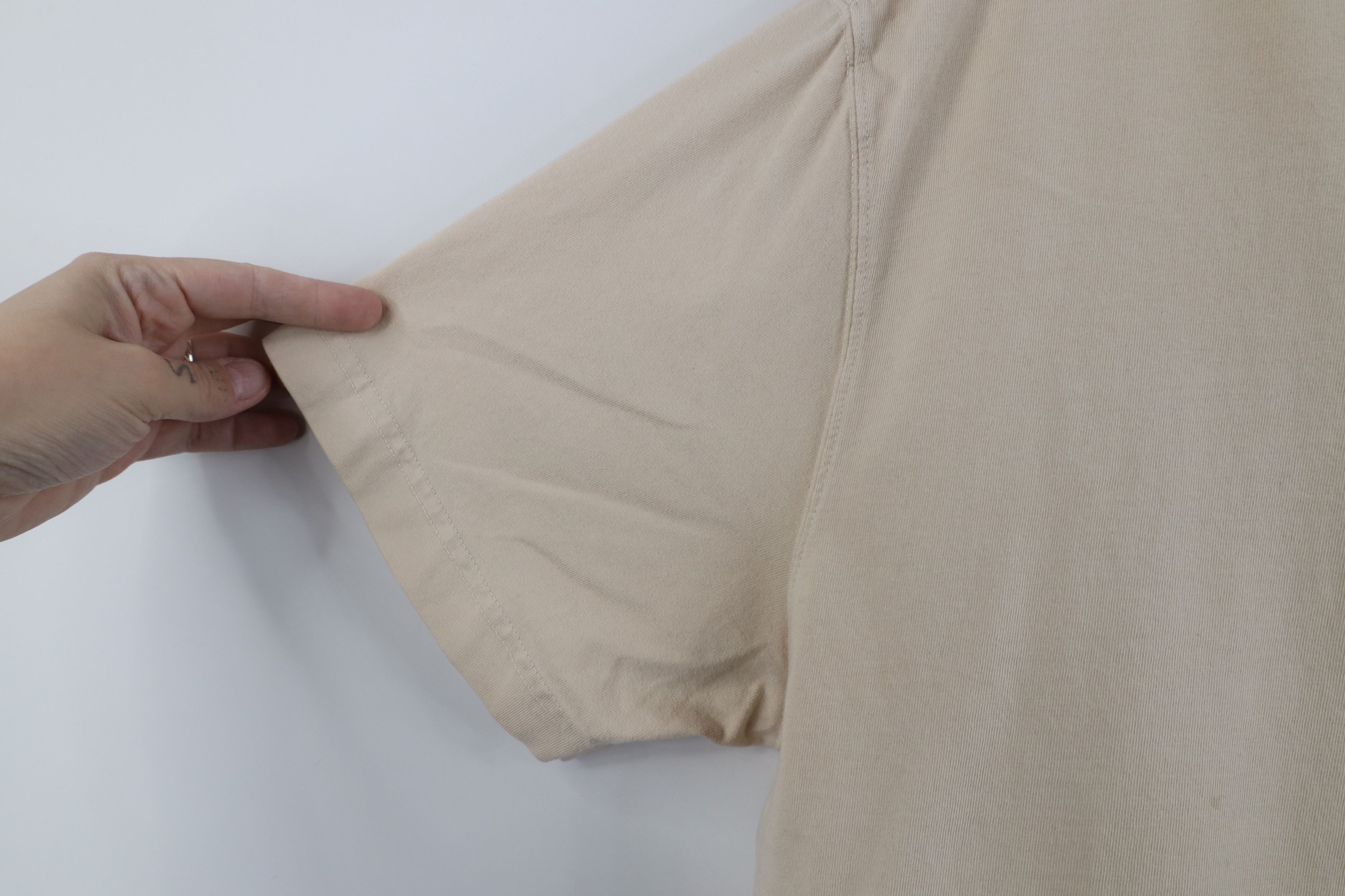 Eddie Bauer Vintage Y2K Eddie Bauer Stonewash Pocket T-Shirt Beige Size US L / EU 52-54 / 3 - 9 Thumbnail